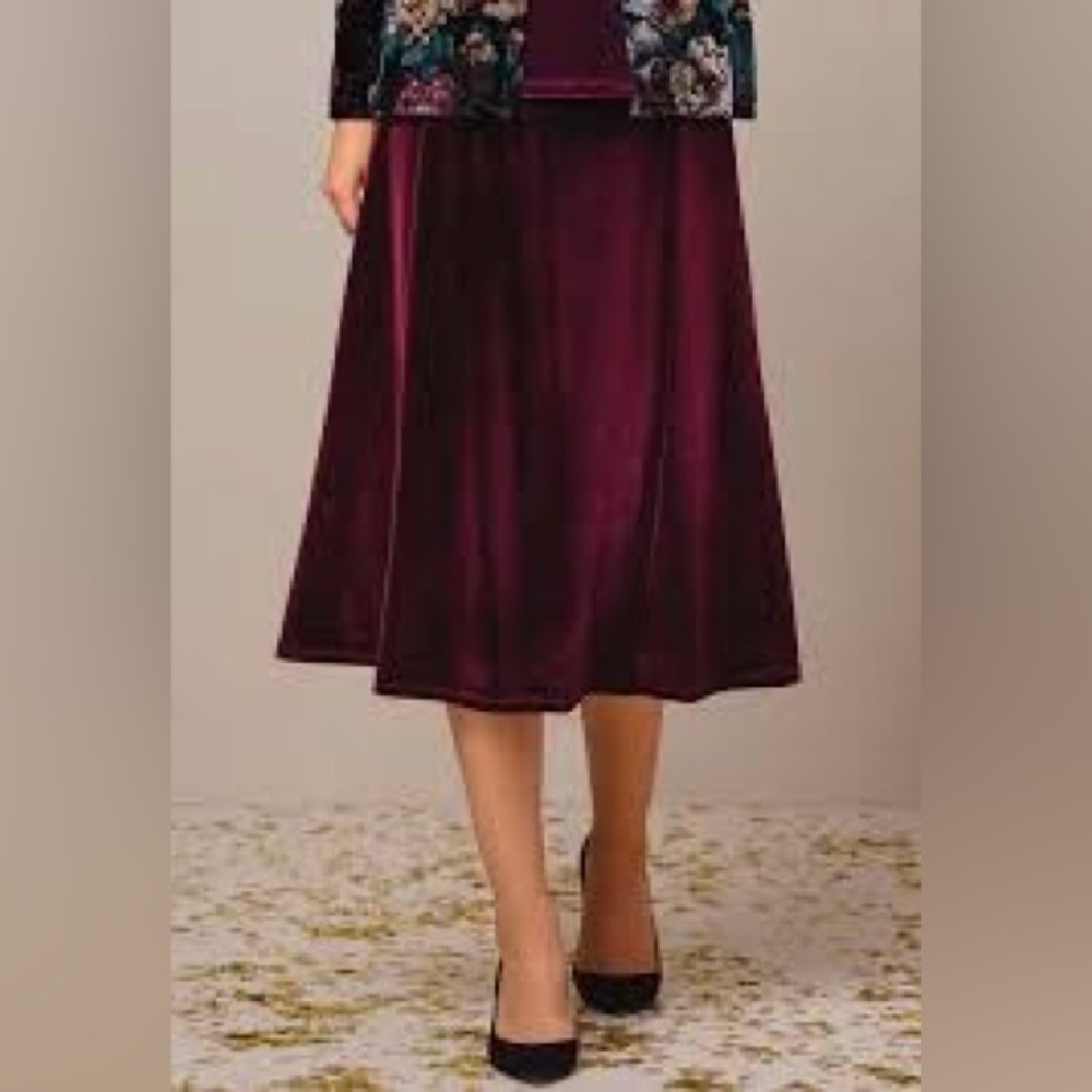 Elegant Midi Skirt in Deep Burgundy